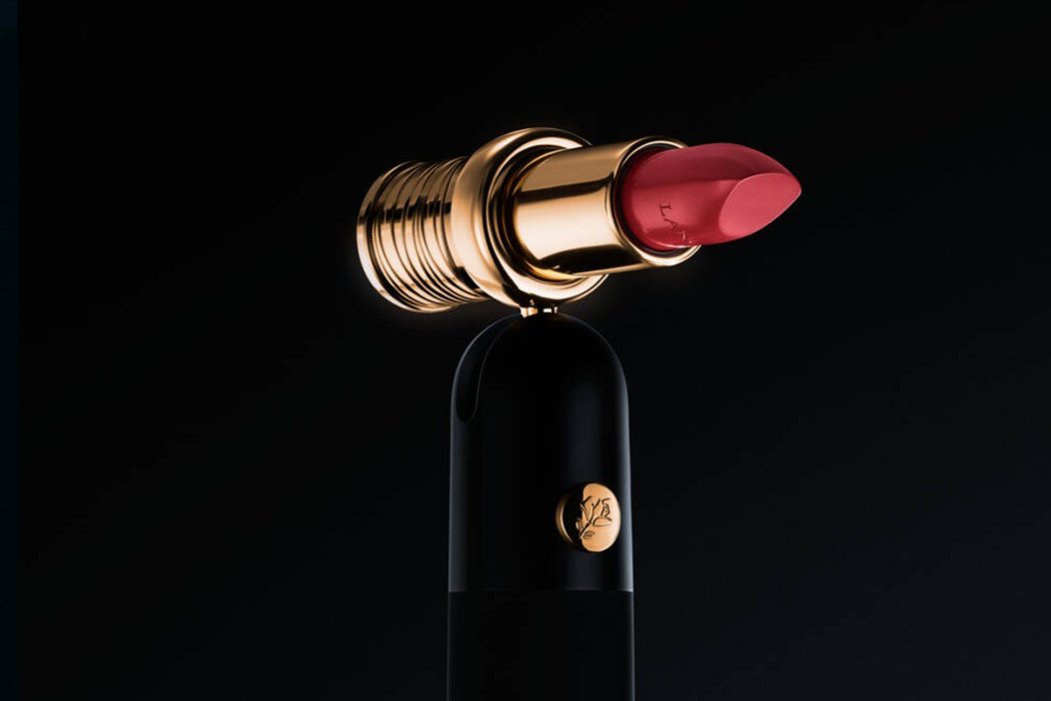 Beauty Tech : L’Oréal innove au CES 2023 avec le rouge à lèvres HAPTA | Ataway, spécialisée dans le management en cosmétique.